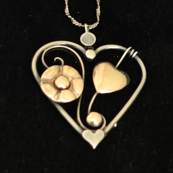 Art Nouveau Sterling Silver Heart Pendant - Picture 5 of 10